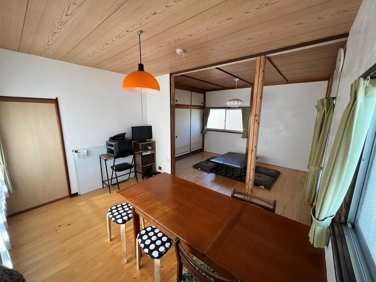 Holiday home 湘南ソラル〜二宮の高台・アートな庭付き日本家屋121㎡／高速wifi／芝生ドッグラン・ピザ窯bbq有 Villa Ninomiya